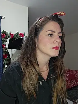 Snapshot of Hanny_24 chatting on 12/18/25, 11:27 Hanny 24 online show from 12/18/25, 11:27