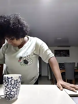 Evelyn Sandoval online show from 09/24/25, 01:42