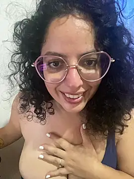 Snapshot of babyluna939 chatting on 03/03/25, 10:52 babyluna939 online show from 03/03/25, 10:52