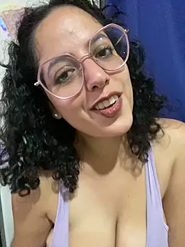 Snapshot of babyluna939 chatting on 03/21/25, 12:29 babyluna939 online show from 03/21/25, 12:29