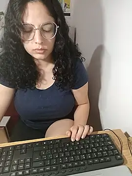 Snapshot of babyluna939 chatting on 09/10/25, 12:21 babyluna939 online show from 09/10/25, 12:21