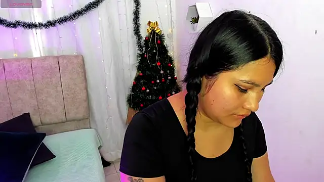 Little Ivy online show from 12/21/24, 01:10