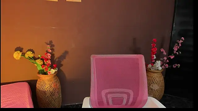 Snapshot of Little_Ivy chatting on 12/02/25, 06:58 Little Ivy online show from 12/02/25, 06:58