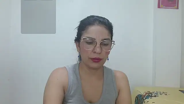 anybellucci43 online show from 12/12/24, 03:32
