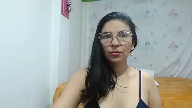 anybellucci43 online show from 03/10/25, 02:39