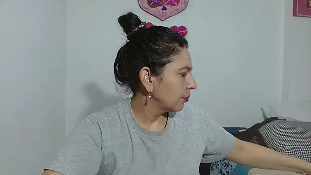 anybellucci43 online show from 07/29/26, 01:26
