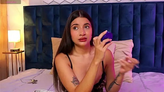 AnitaKariri online show from 10/20/25, 08:04