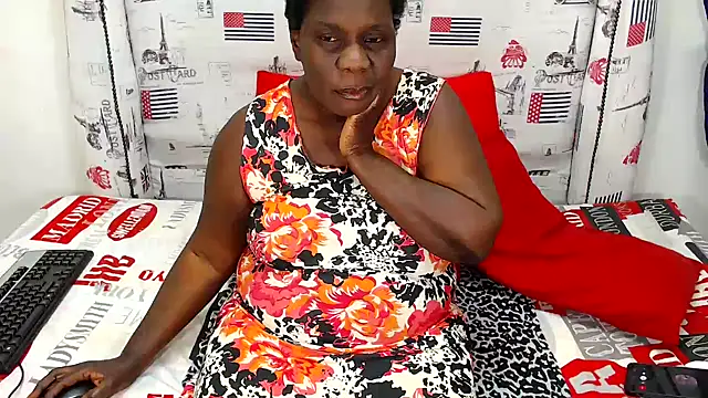 Honeybumsx32 online show from 06/13/26, 06:00