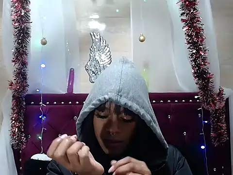 amathistalx online show from 12/30/24, 07:32