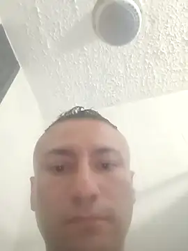 Snapshot of tesla37893 chatting on 11/20/25, 10:42 tesla37893 online show from 11/20/25, 10:42