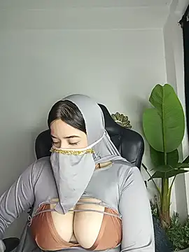 janna isa online show from 07/27/26, 09:11