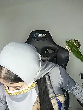janna isa online show from 07/29/26, 06:39