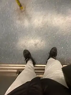 Snapshot of benben190 chatting on 02/06/25, 04:42 benben190 online show from 02/06/25, 04:42