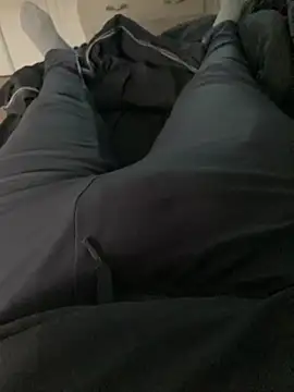 Snapshot of benben190 chatting on 10/22/25, 03:23 benben190 online show from 10/22/25, 03:23