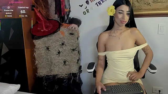 Snapshot of Wendy_Marchall chatting on 10/27/25, 07:07 Wendy Marchall online show from 10/27/25, 07:07