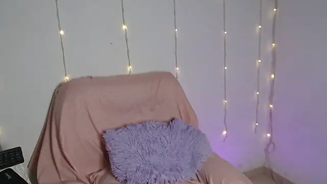 Snapshot of teffi_smith25 chatting on 10/22/25, 11:37 teffi smith25 online show from 10/22/25, 11:37