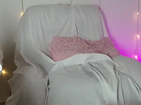 Snapshot of teffi_smith25 chatting on 11/08/25, 01:22 teffi smith25 online show from 11/08/25, 01:22