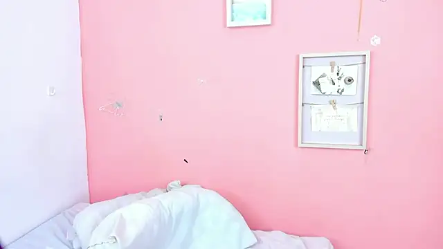 Amandalorense  online show from 10/31/25, 04:02