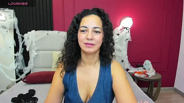 Linda Insatiable online show from 10/26/25, 01:33