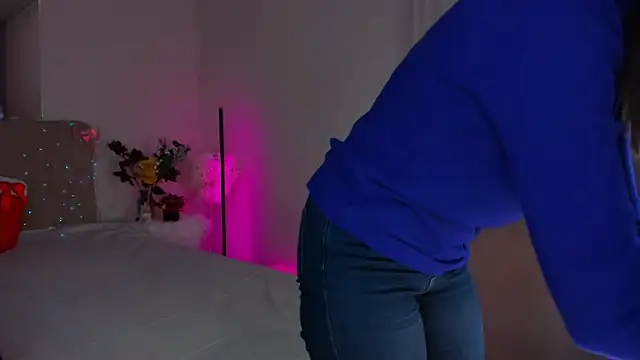 Laura Leee online show from 12/26/24, 12:27