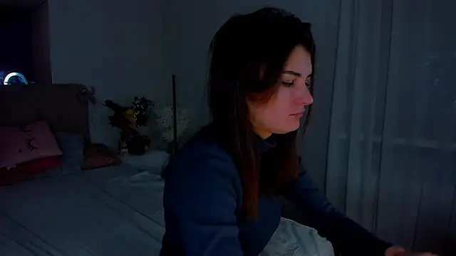 Laura Leee online show from 12/30/24, 06:20