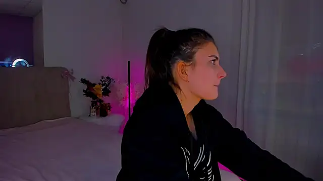 Laura Leee online show from 01/02/25, 10:16