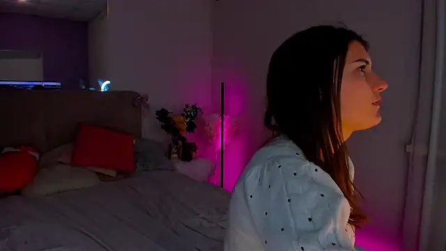 Laura Leee online show from 01/06/25, 06:03