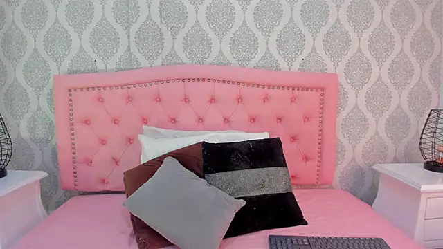 martina rivera  online show from 10/02/25, 12:12