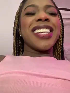 Snapshot of clhoe_miller1 chatting on 12/18/24, 01:23 clhoe miller1 online show from 12/18/24, 01:23