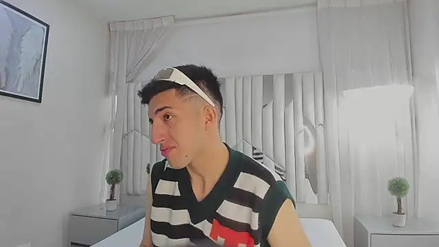 Un Slutty online show from 03/05/25, 07:27