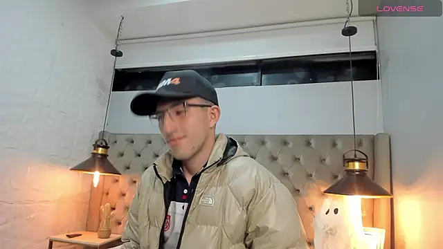 Un Slutty online show from 10/10/25, 08:08