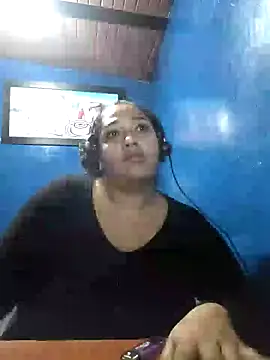 Snapshot of love_evelin chatting on 02/01/25, 02:24 love evelin online show from 02/01/25, 02:24