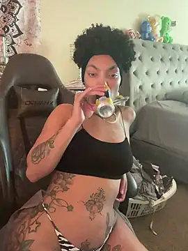 butterflybootyy online show from 12/06/24, 08:07