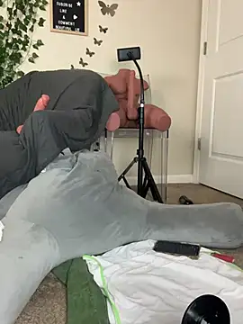 butterflybootyy online show from 12/14/24, 07:29