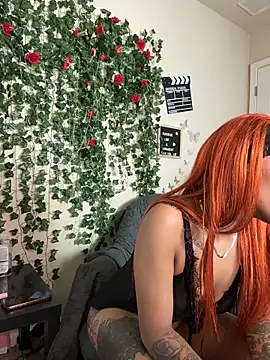 Snapshot of butterflybootyy chatting on 11/25/25, 03:06 butterflybootyy online show from 11/25/25, 03:06