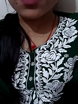 Snapshot of Riyu_05 chatting on 10/11/25, 06:01 Riyu 05 online show from 10/11/25, 06:01