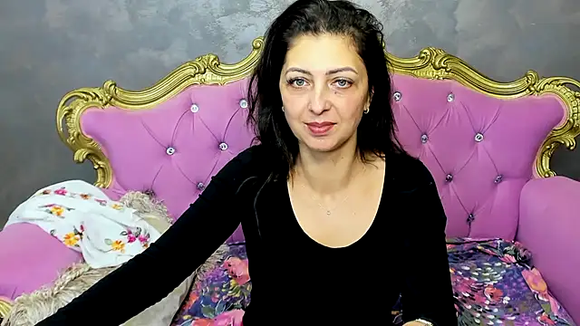 DivinSandra online show from 01/05/25, 04:25