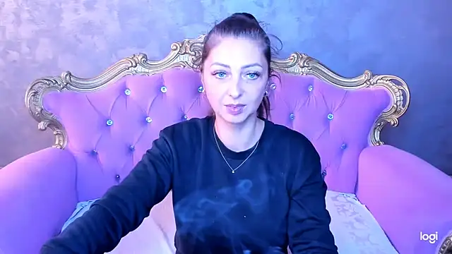 DivinSandra online show from 10/20/25, 08:04