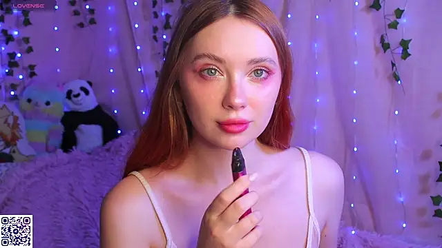 Snapshot of YourSkyAni chatting on 10/11/25, 12:15 YourSkyAni online show from 10/11/25, 12:15