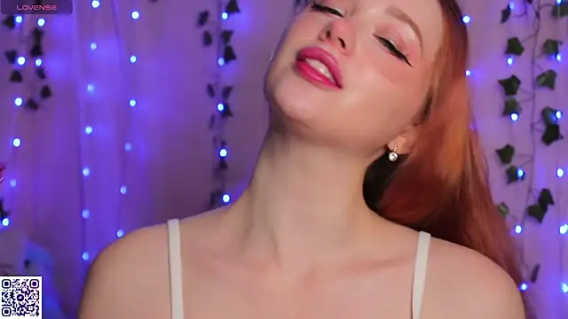 Snapshot of YourSkyAni chatting on 11/30/25, 12:09 YourSkyAni online show from 11/30/25, 12:09