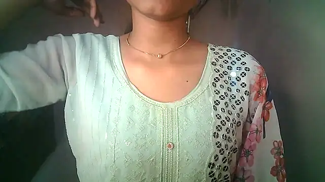Aaisha urs online show from 03/06/25, 01:46