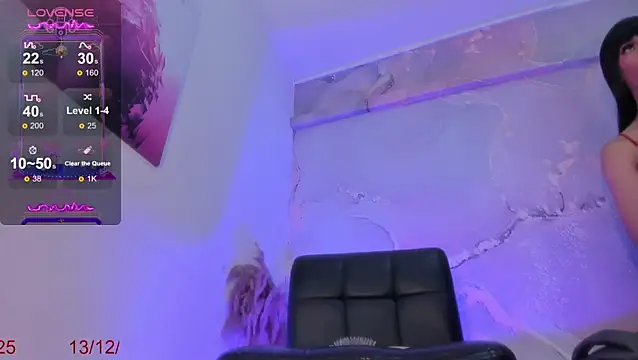 Snapshot of Dani_Sweet_Ts chatting on 12/14/25, 12:05 Dani Sweet Ts online show from 12/14/25, 12:05