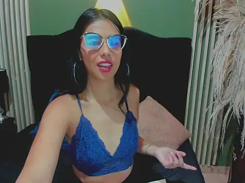 PaolaMendez  online show from 03/01/25, 11:39