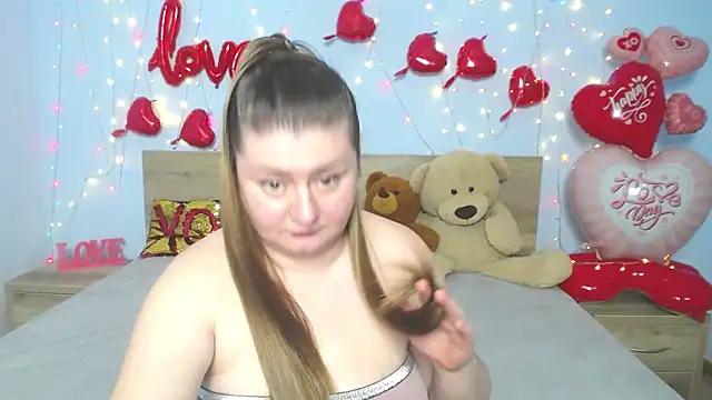 ZannaDreil online show from 02/02/25, 05:21