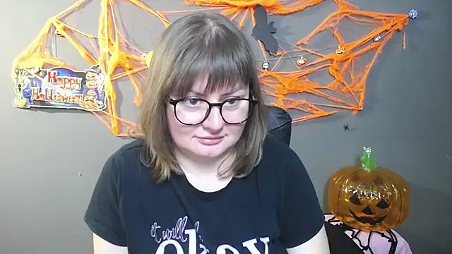 Snapshot of ZannaDreil chatting on 10/14/25, 06:20 ZannaDreil online show from 10/14/25, 06:20