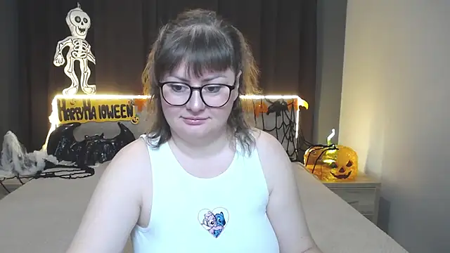 Snapshot of ZannaDreil chatting on 10/17/25, 05:48 ZannaDreil online show from 10/17/25, 05:48