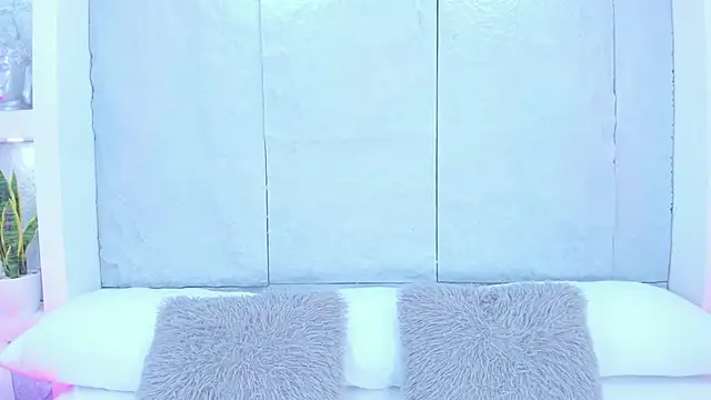 AvyMilton online show from 09/26/25, 11:36