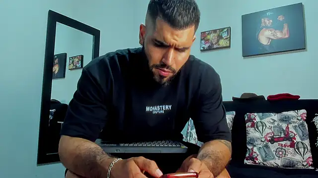 Snapshot of SamirHazard97 chatting on 09/19/25, 11:05 SamirHazard97 online show from 09/19/25, 11:05