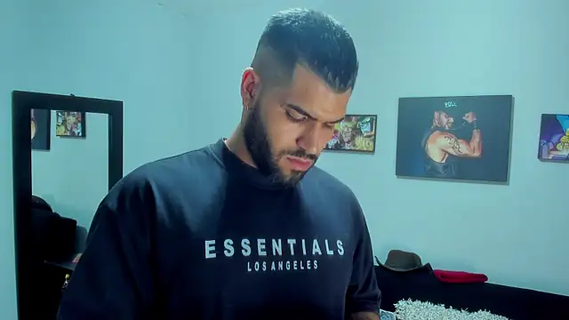 Snapshot of SamirHazard97 chatting on 09/20/25, 09:38 SamirHazard97 online show from 09/20/25, 09:38