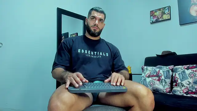 Snapshot of SamirHazard97 chatting on 10/04/25, 08:07 SamirHazard97 online show from 10/04/25, 08:07